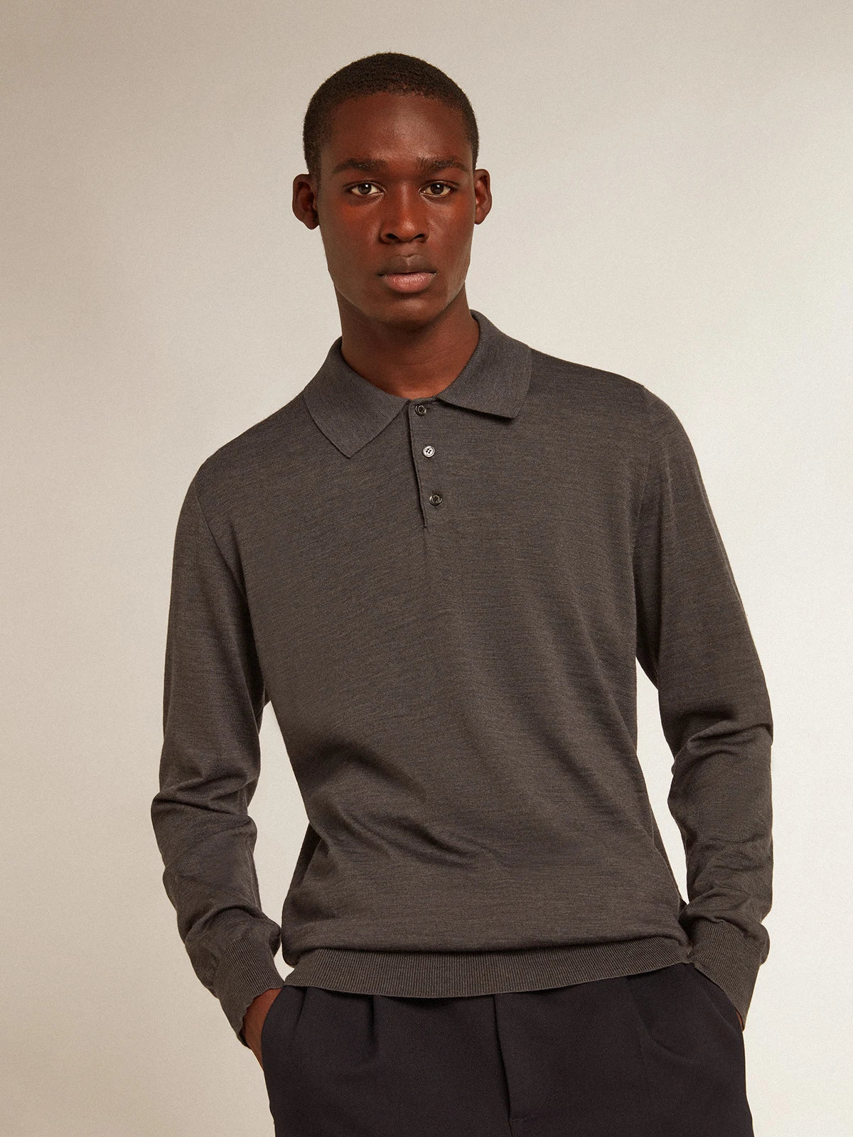 Polo maniche lunghe da uomo in lana merino di colore grigio