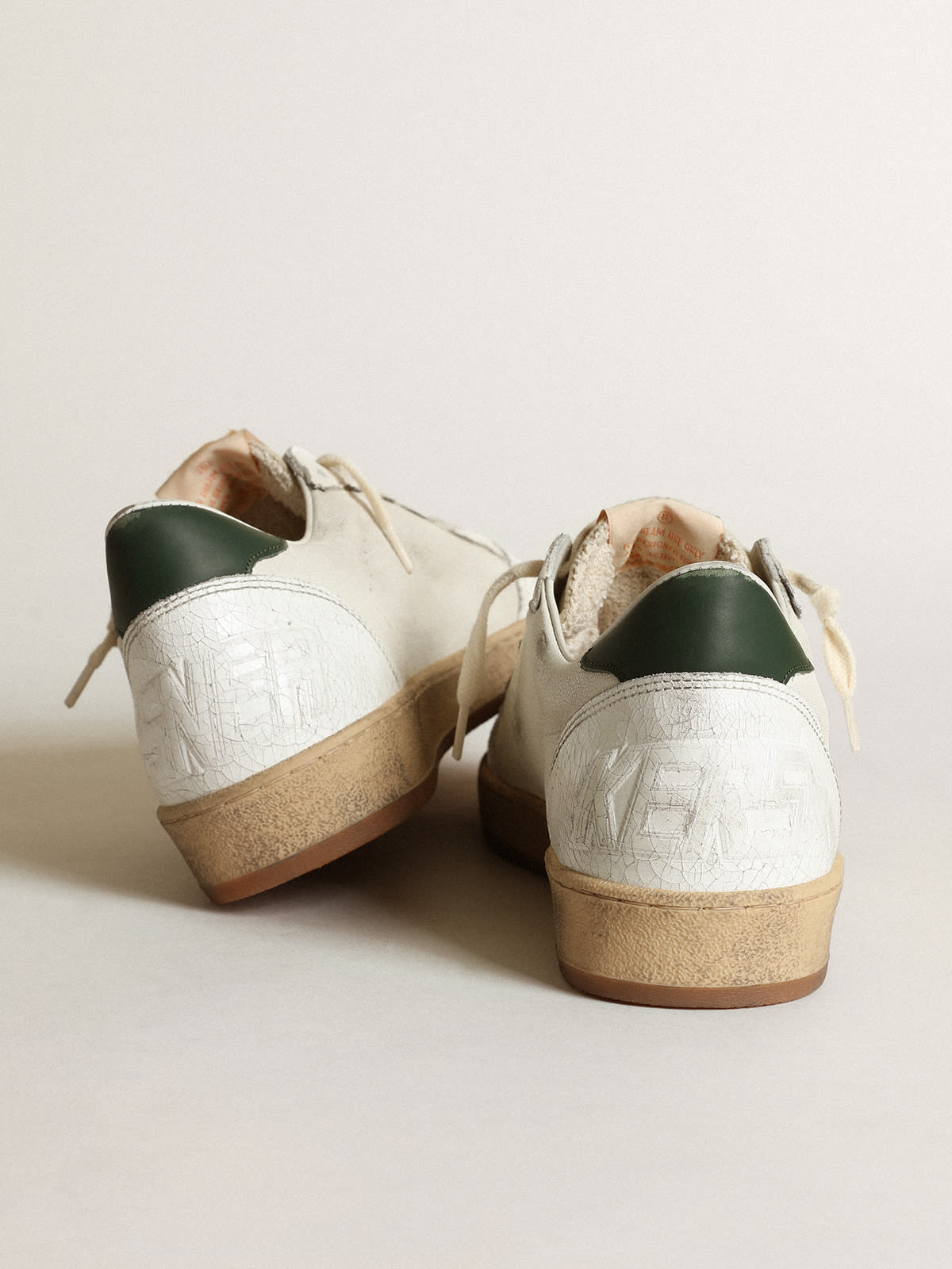Sneaker Ball Star in nappa bianca con stella in suede tortora e talloncino in pelle verde scuro