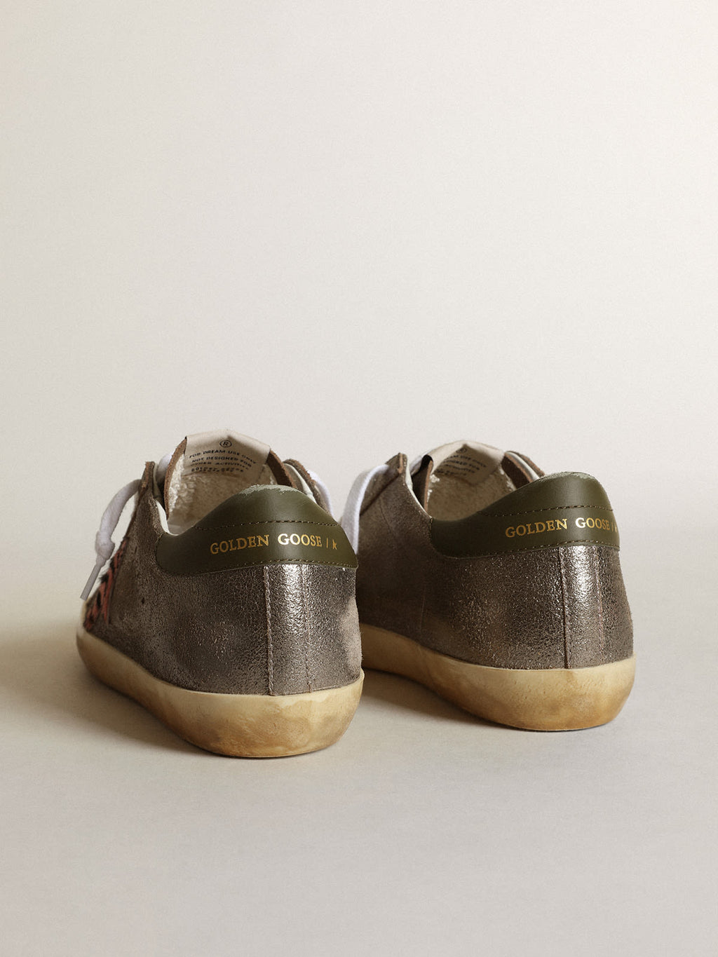 Super-Star LTD in suede laminato grigio con stella in cavallino