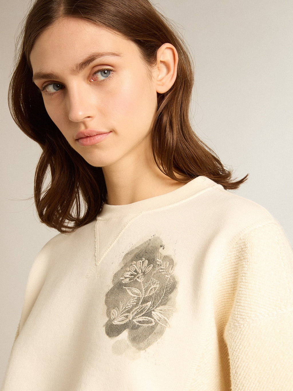 Felpa cropped in cotone color bianco vissuto
