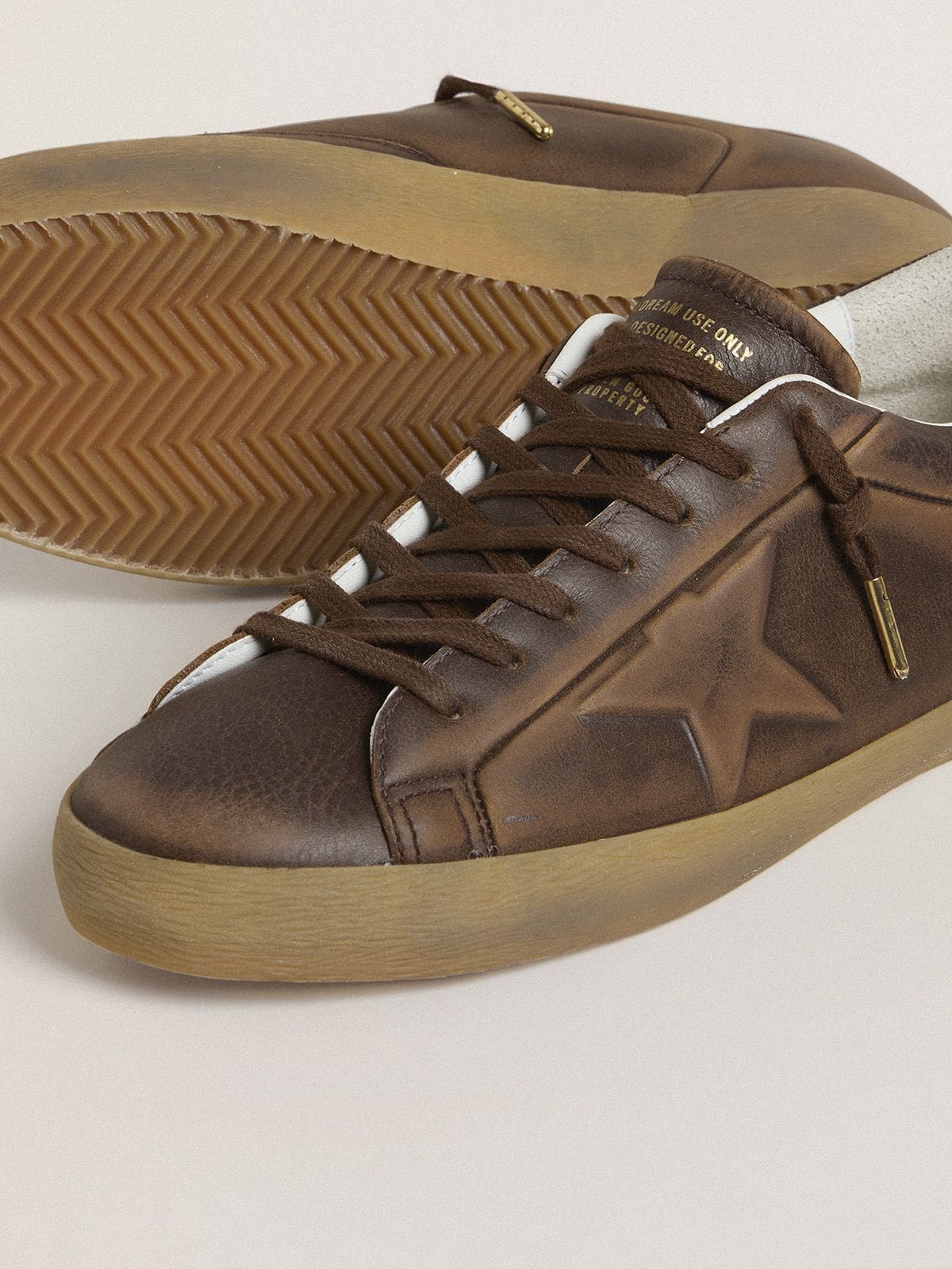 Men’s Super-Star with star and heel tab in brown lived-in effect leather