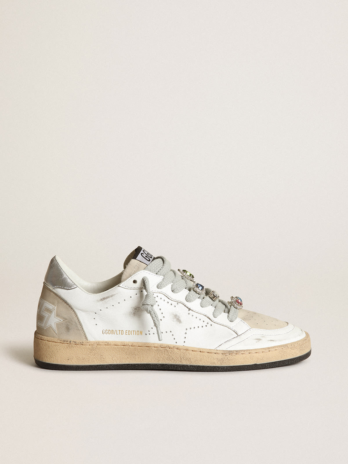 Sneaker Ball Star LAB in pelle bianca con stella traforata e accessori per lacci con cristalli multicolori
