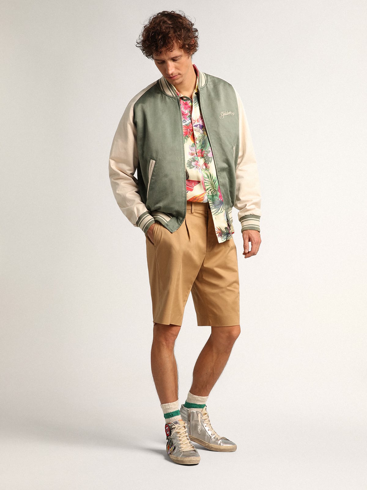 Bomber Eric verde militare e bianco Collezione Journey dall'effetto lived-in con ricamo a contrasto sul retro