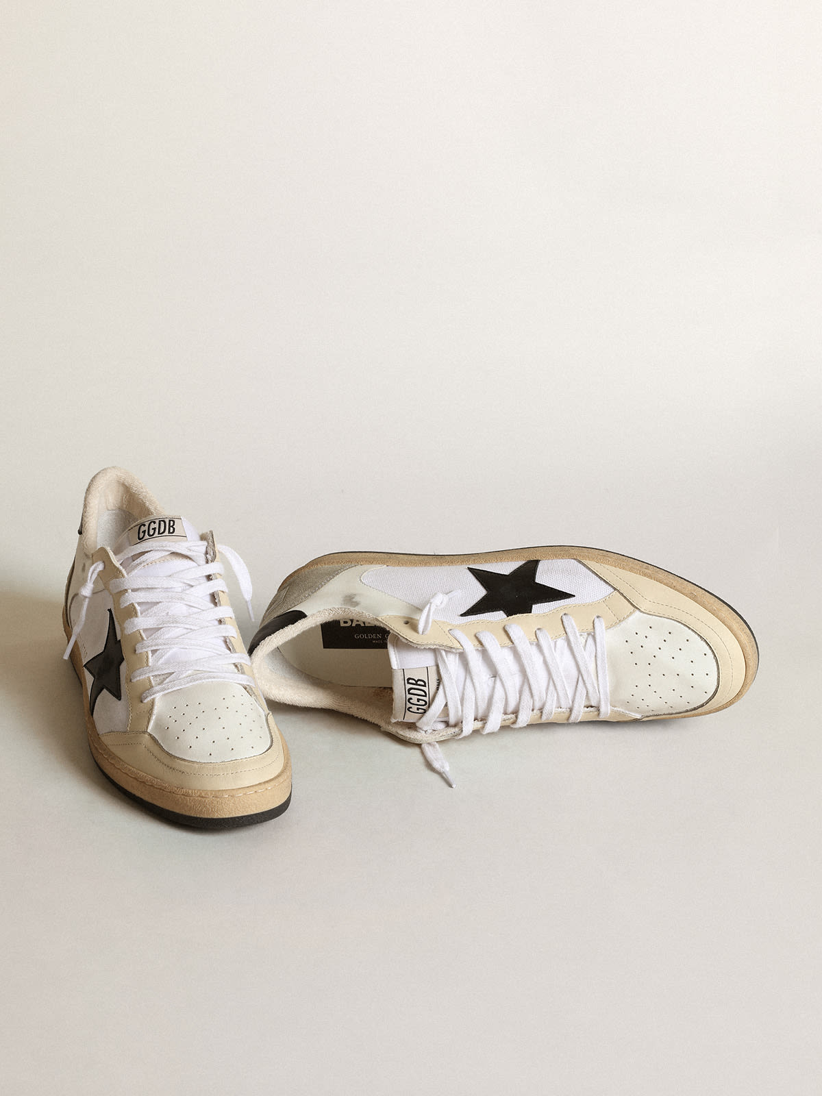 Sneaker Ball Star uomo in canvas e pelle bianchi con inserti in pelle avorio e stella in nappa nera