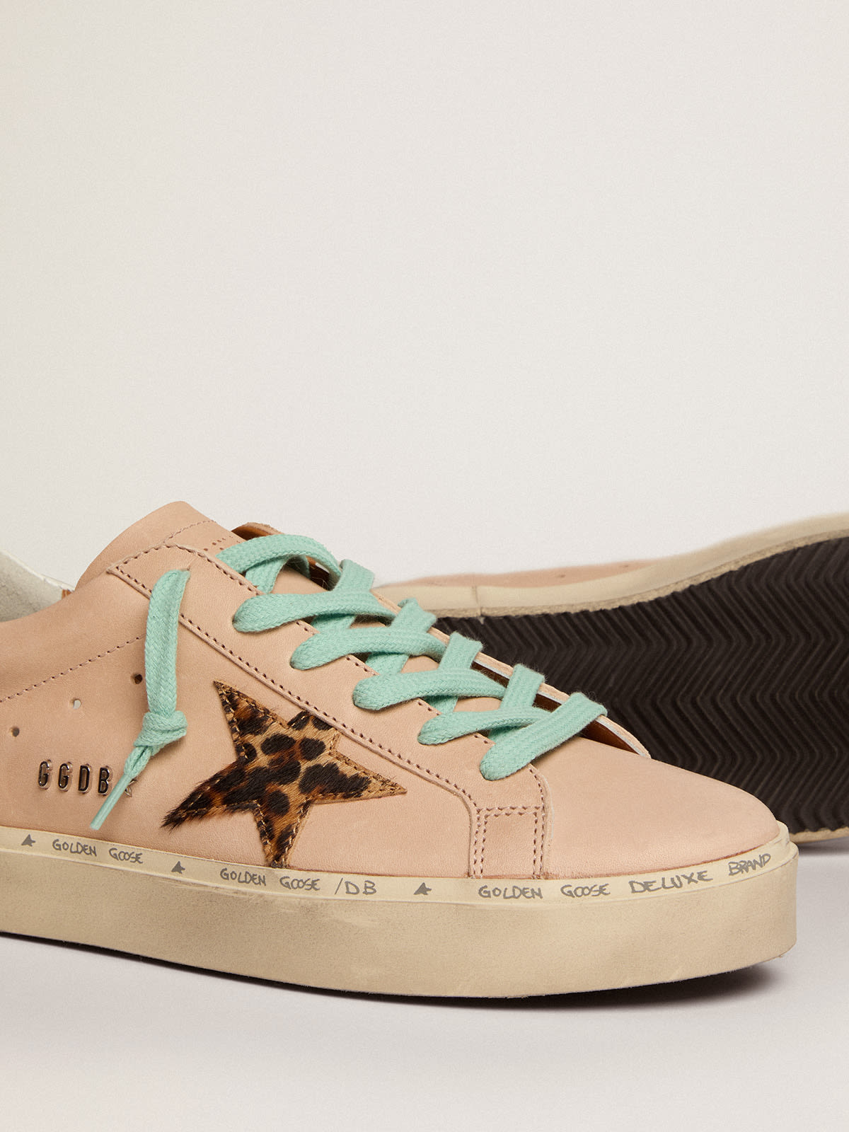 Sneaker Hi Star con stella in cavallino leopardato e talloncino in pelle bianca con stampa coccodrillo