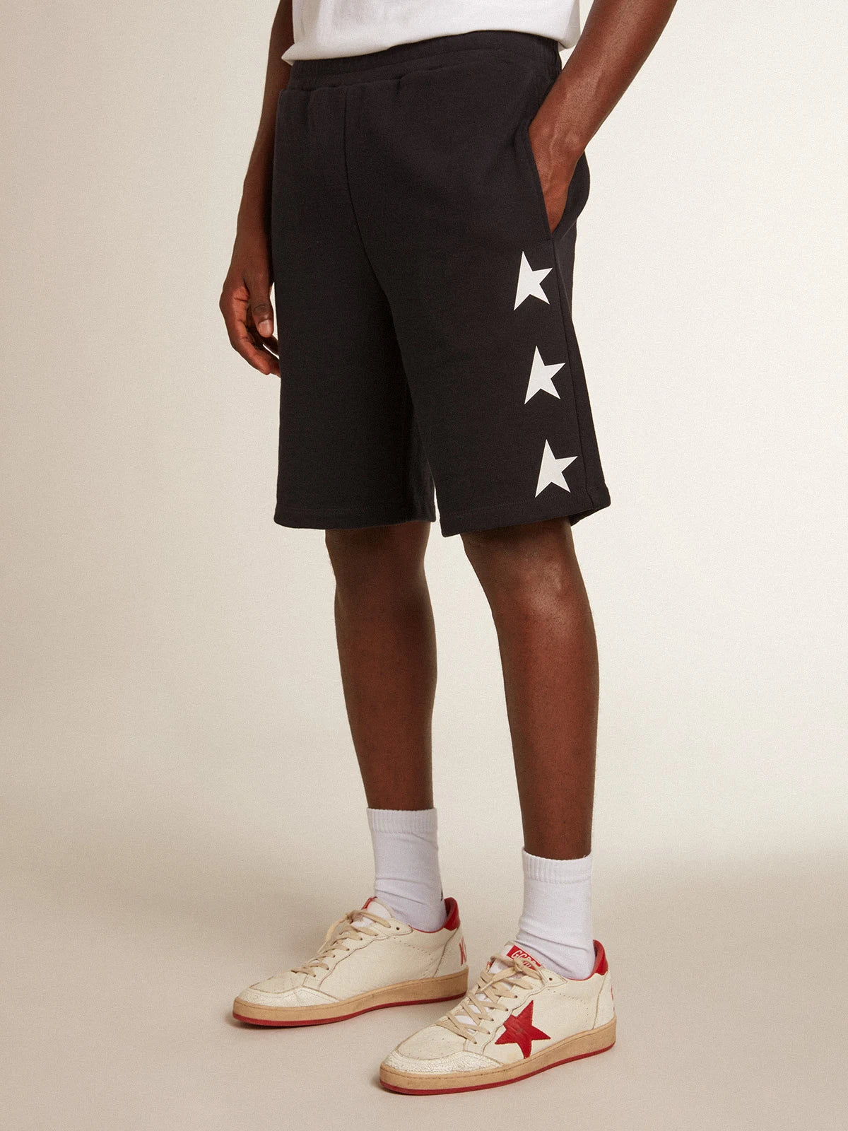 Bermuda uomo color nero con stelle bianche a contrasto