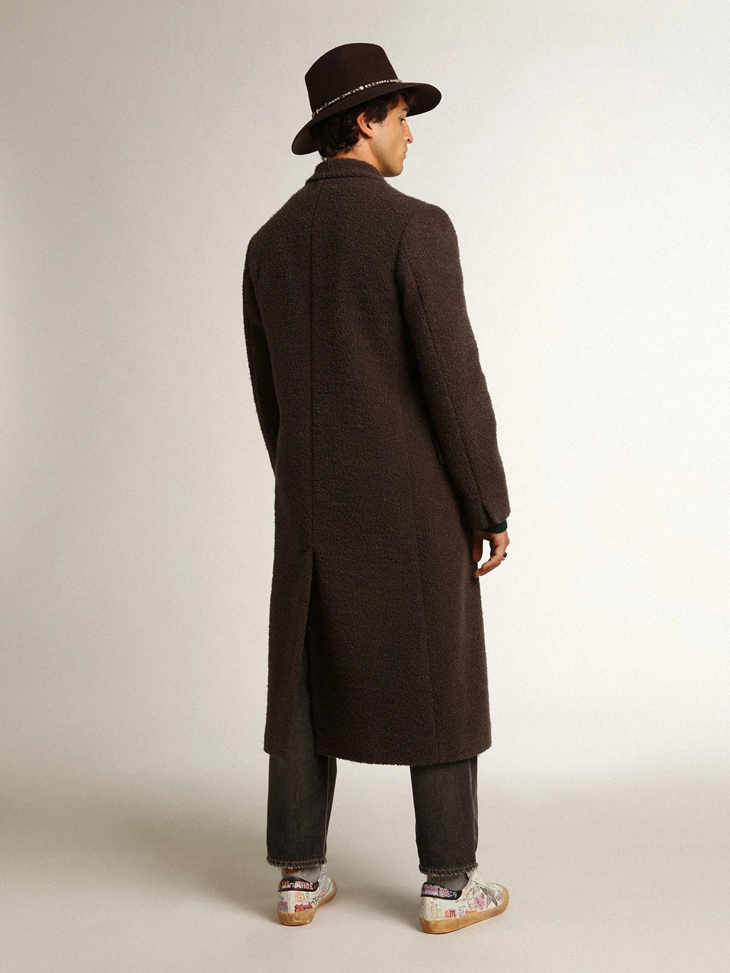 Cappotto doppiopetto Collezione Journey in lana bouclè color liquirizia
