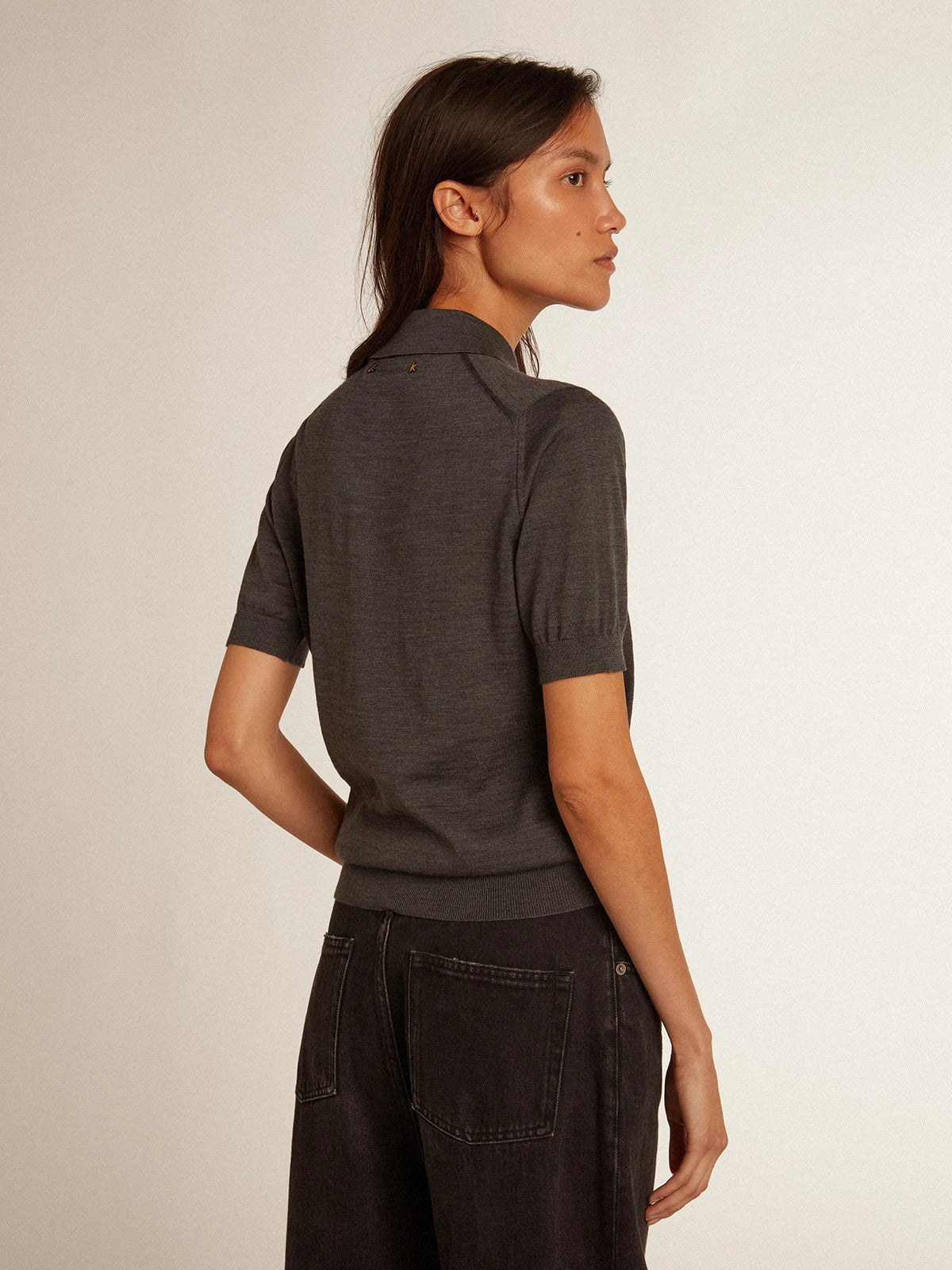 Polo da donna in lana merino di colore antracite