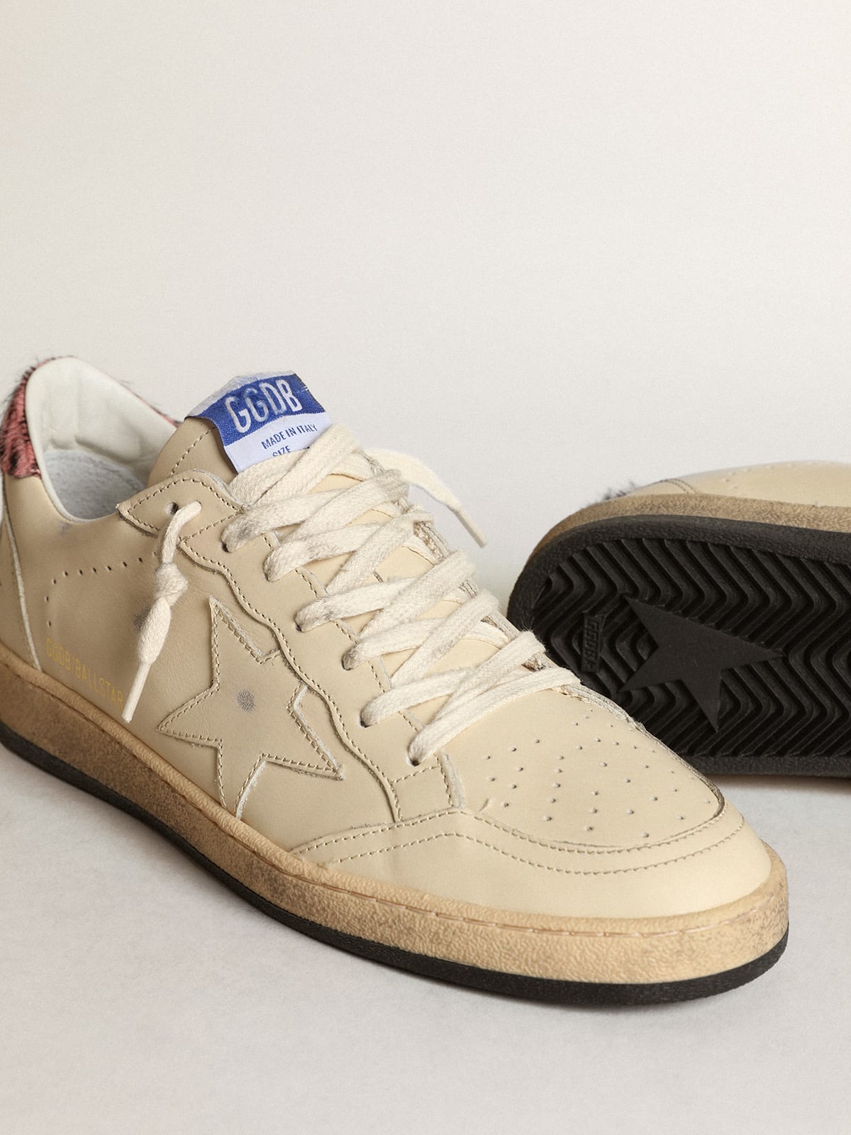 Sneaker Ball Star LTD in pelle color avorio con talloncino in cavallino zebrato rosa e nero