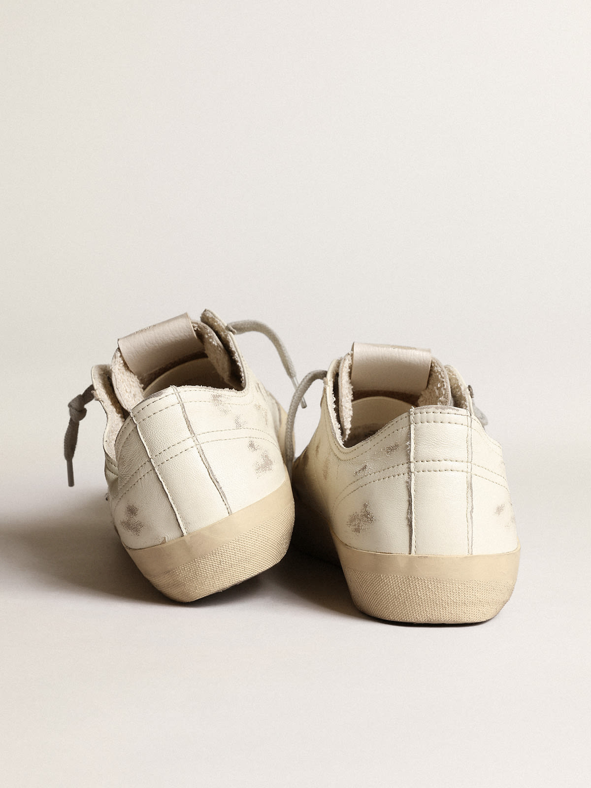 Sneaker V-Star in nappa bianco sporco con stella in nabuk nero