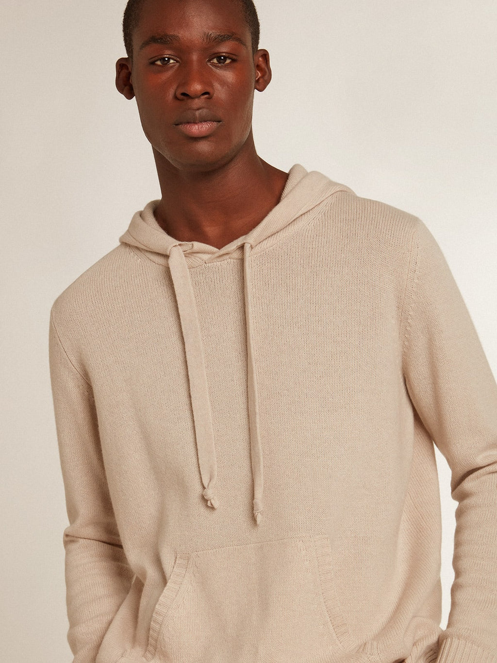 Felpa uomo misto cashmere color bianco e cappuccio