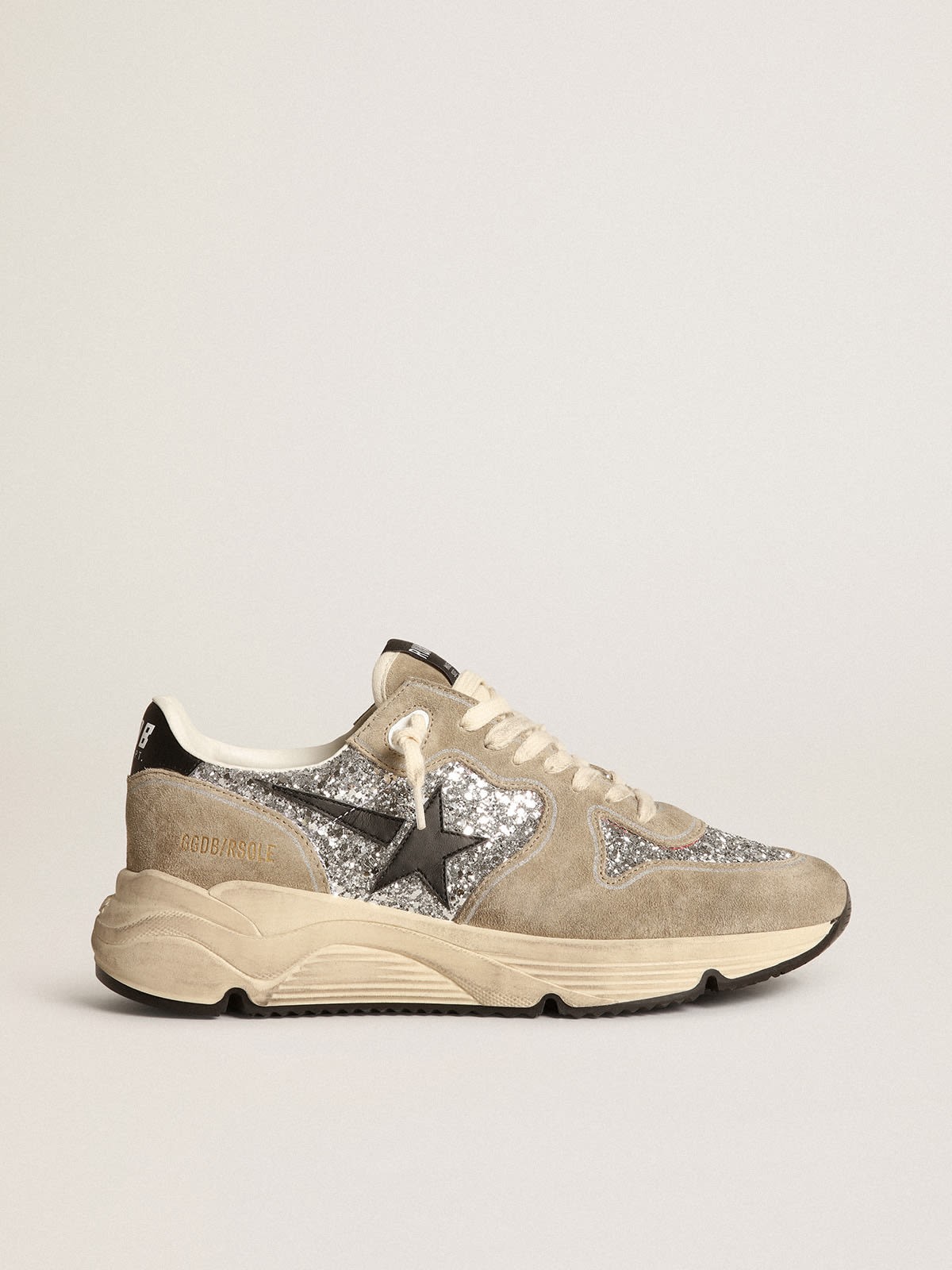 Sneaker Running Sole in glitter argento e suede color tortora con stella in pelle nera