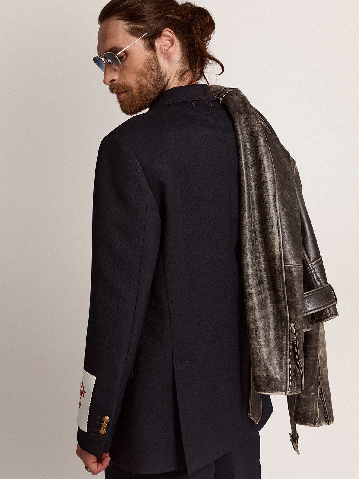 Blazer doppiopetto Collezione Golden di colore blu scuro con bottoni araldici dorati