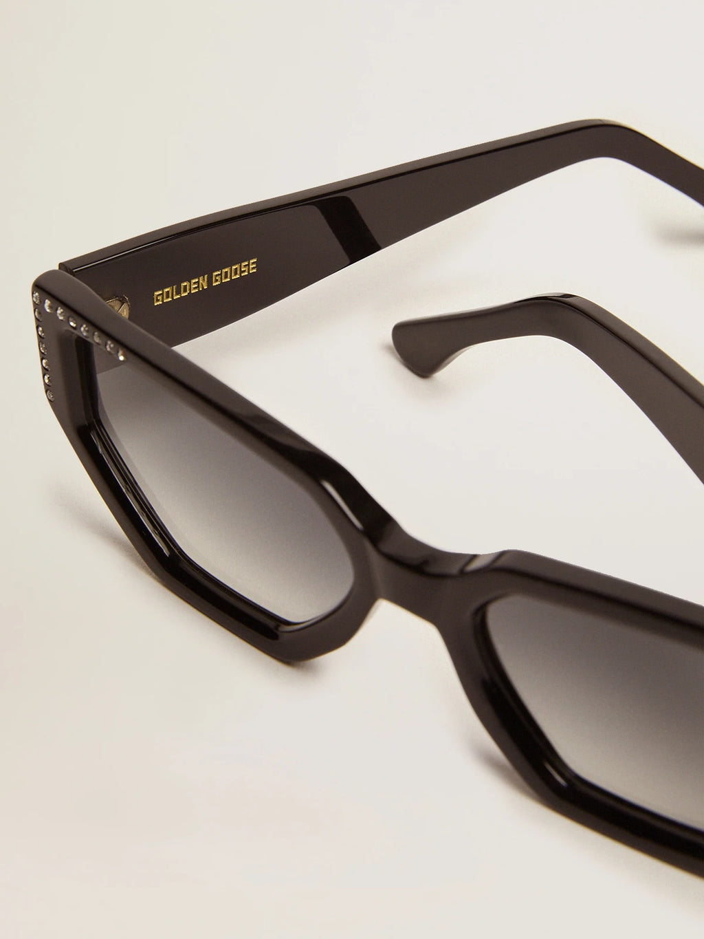 Sunframe Jackie modello rettangolare con montatura nera e micro cristalli