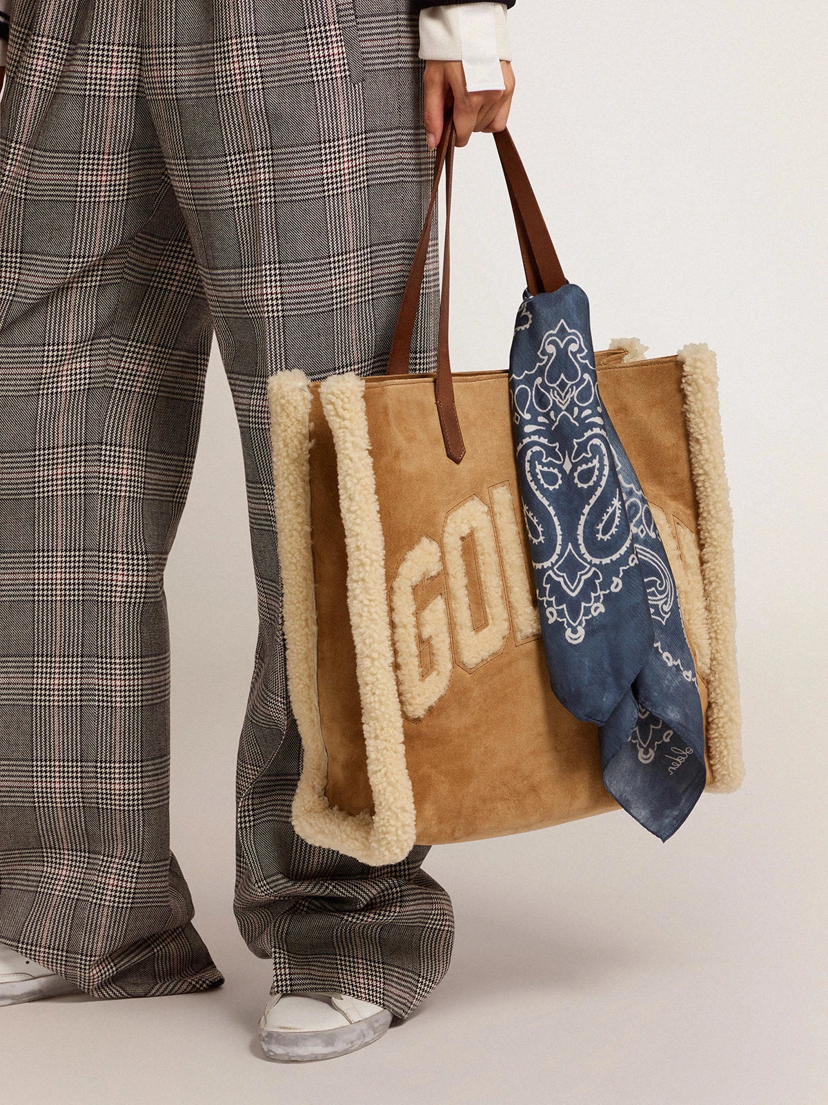 Borsa California Bag North-South in pelle scamosciata con shearling