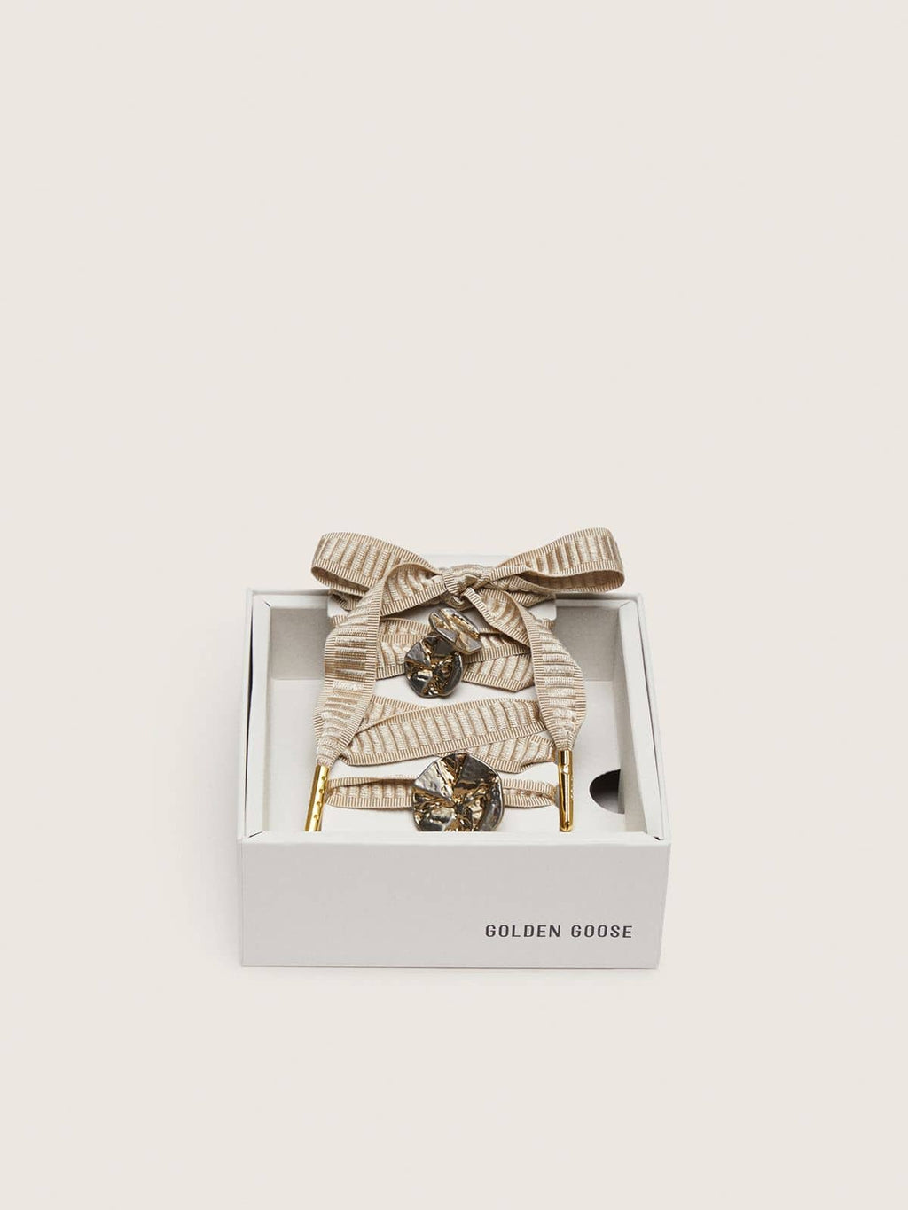 Skins "Vintage" beige embroidered laces embellished with charms