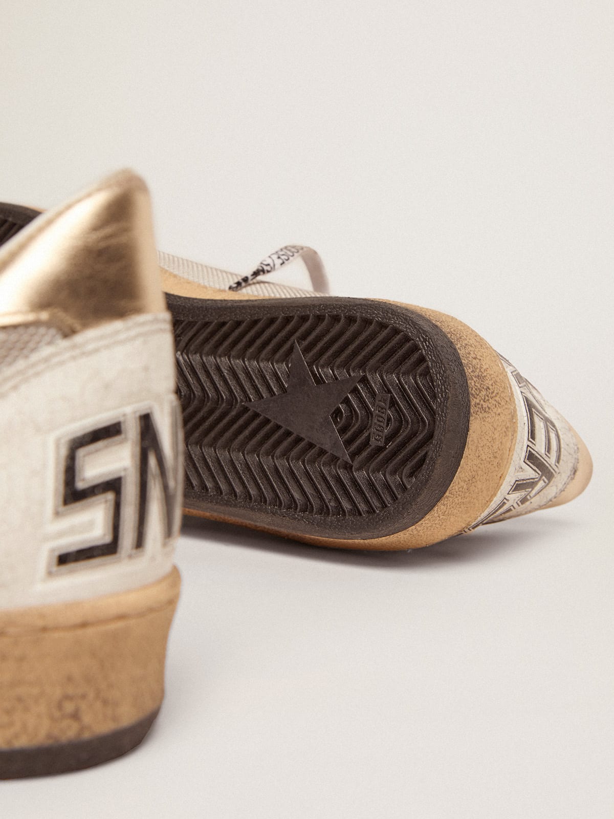 Sneaker Ball Star in rete color argento chiaro con stella in pelle rossa