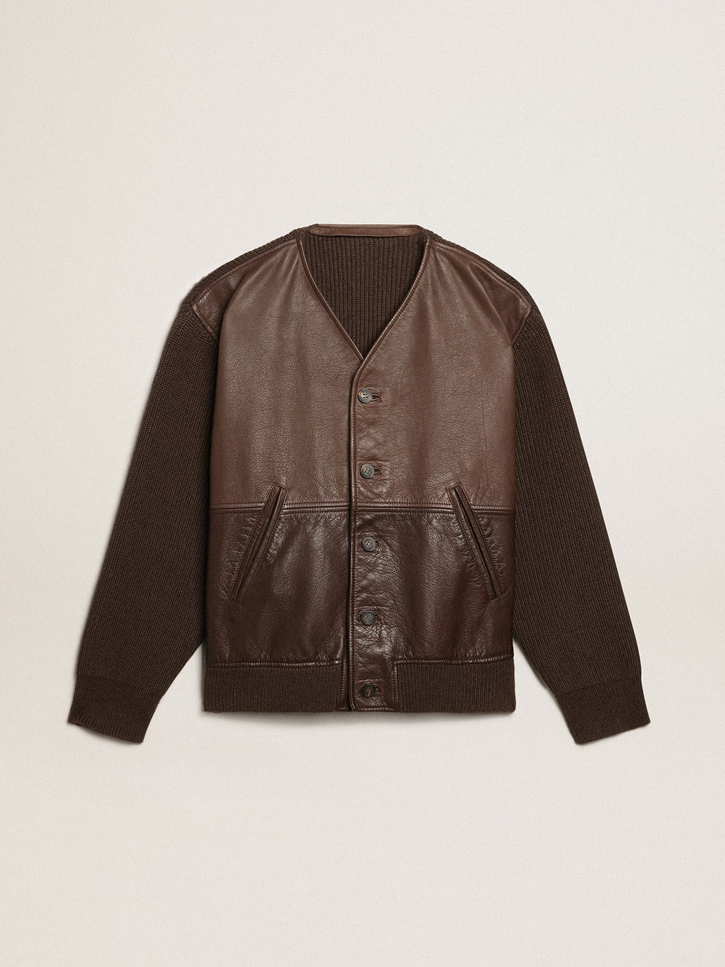 Cardigan scollo a V in pelle e maglia color cioccolato