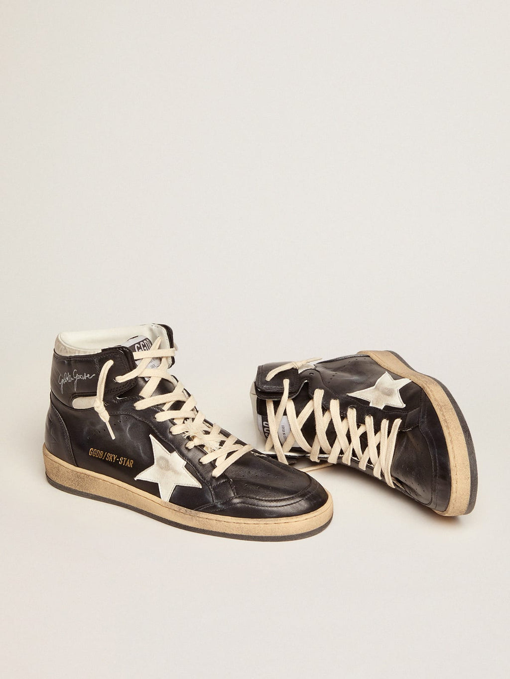 Sneaker Sky-Star in nappa nera con stella in nappa bianca