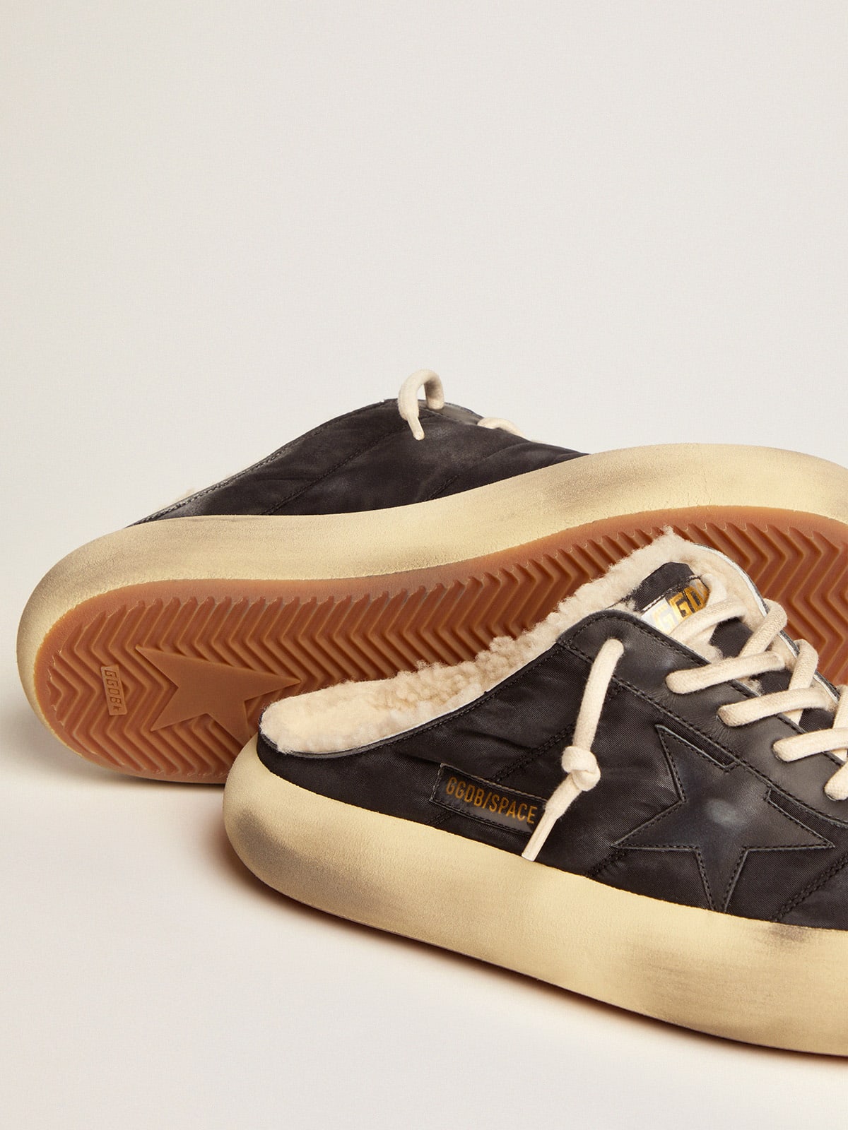 Space-Star Sabot Uomo in nylon nero trapuntato e fodera in shearling