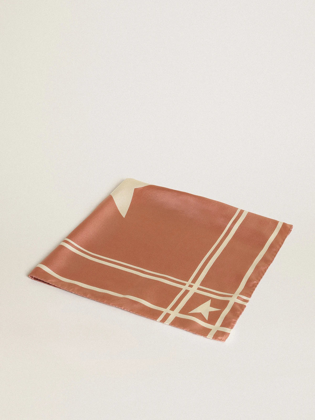 Foulard Collezione Golden di colore rosa antico con righe e stelle bianche a contrasto