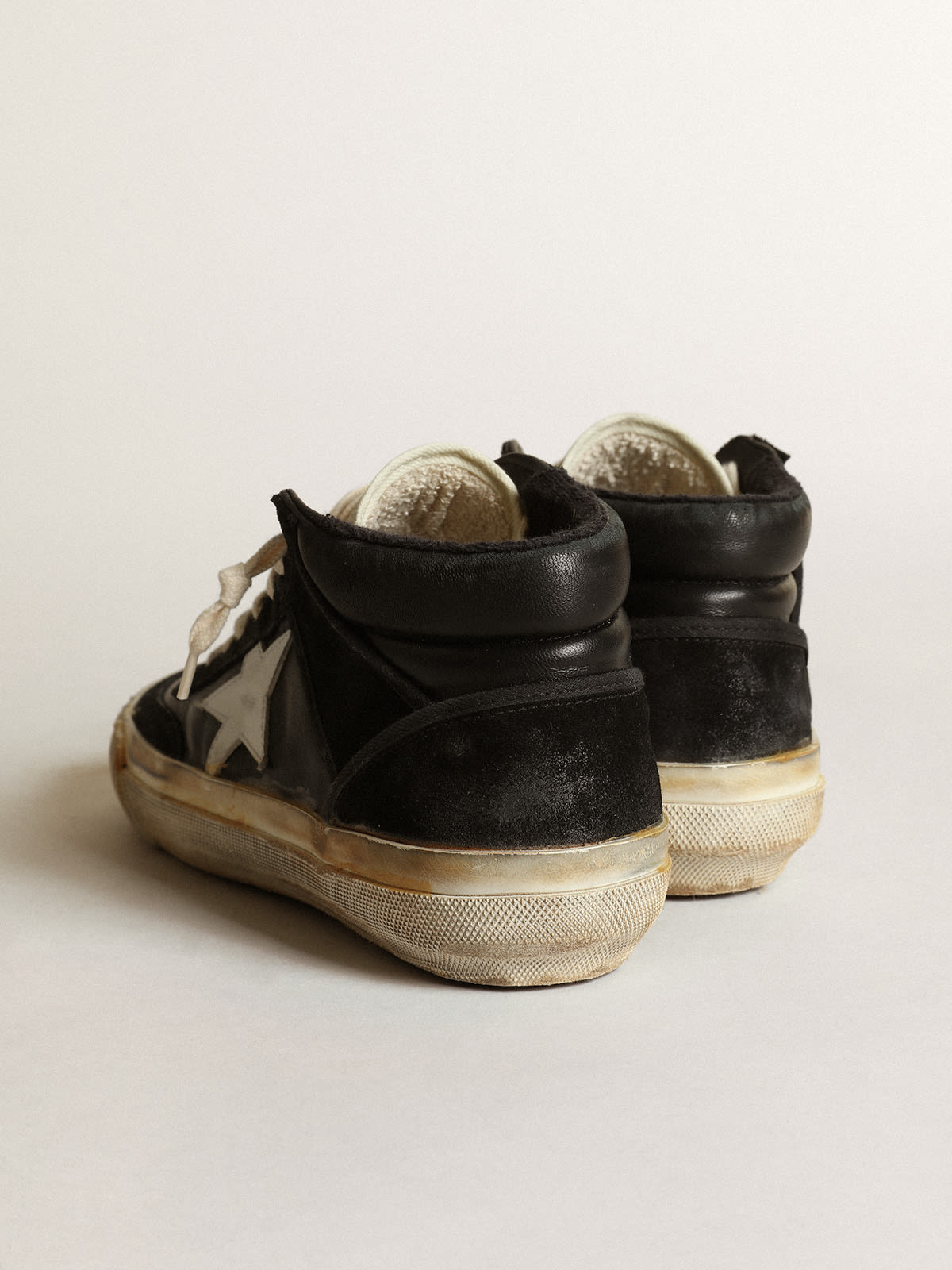 Mid Star Donna in nappa e suede neri con stella in pelle bianca