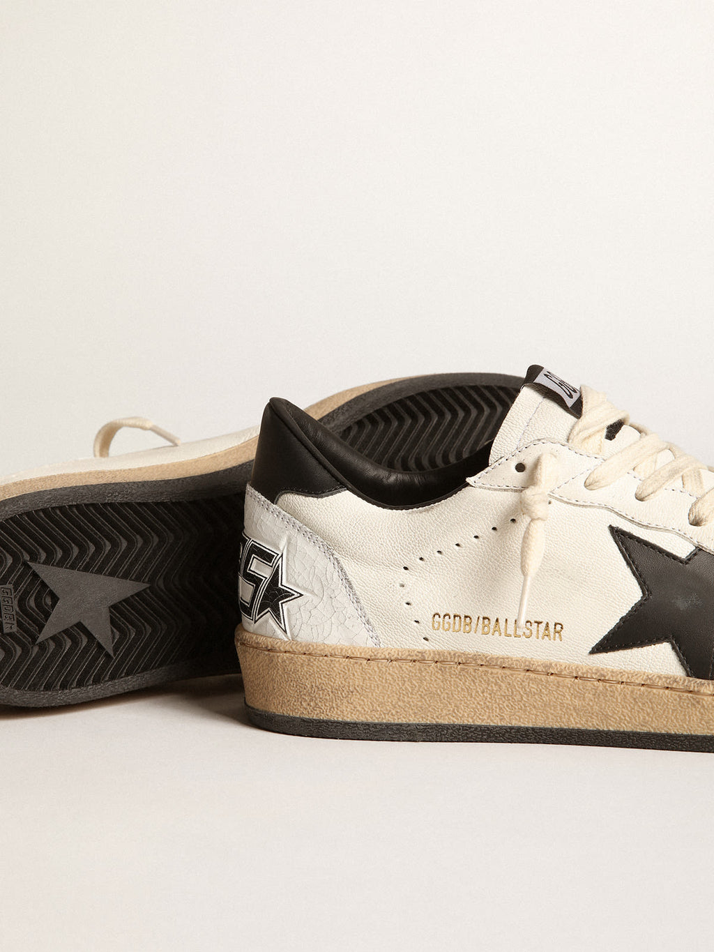Sneaker Ball Star Uomo in nappa bianca con stella e talloncino in pelle nera