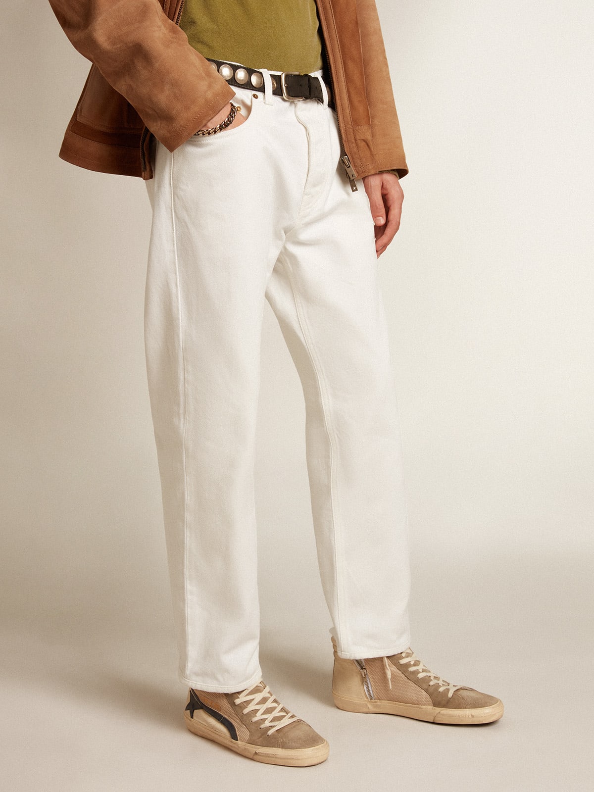Jeans bianchi dall'effetto stonewashed