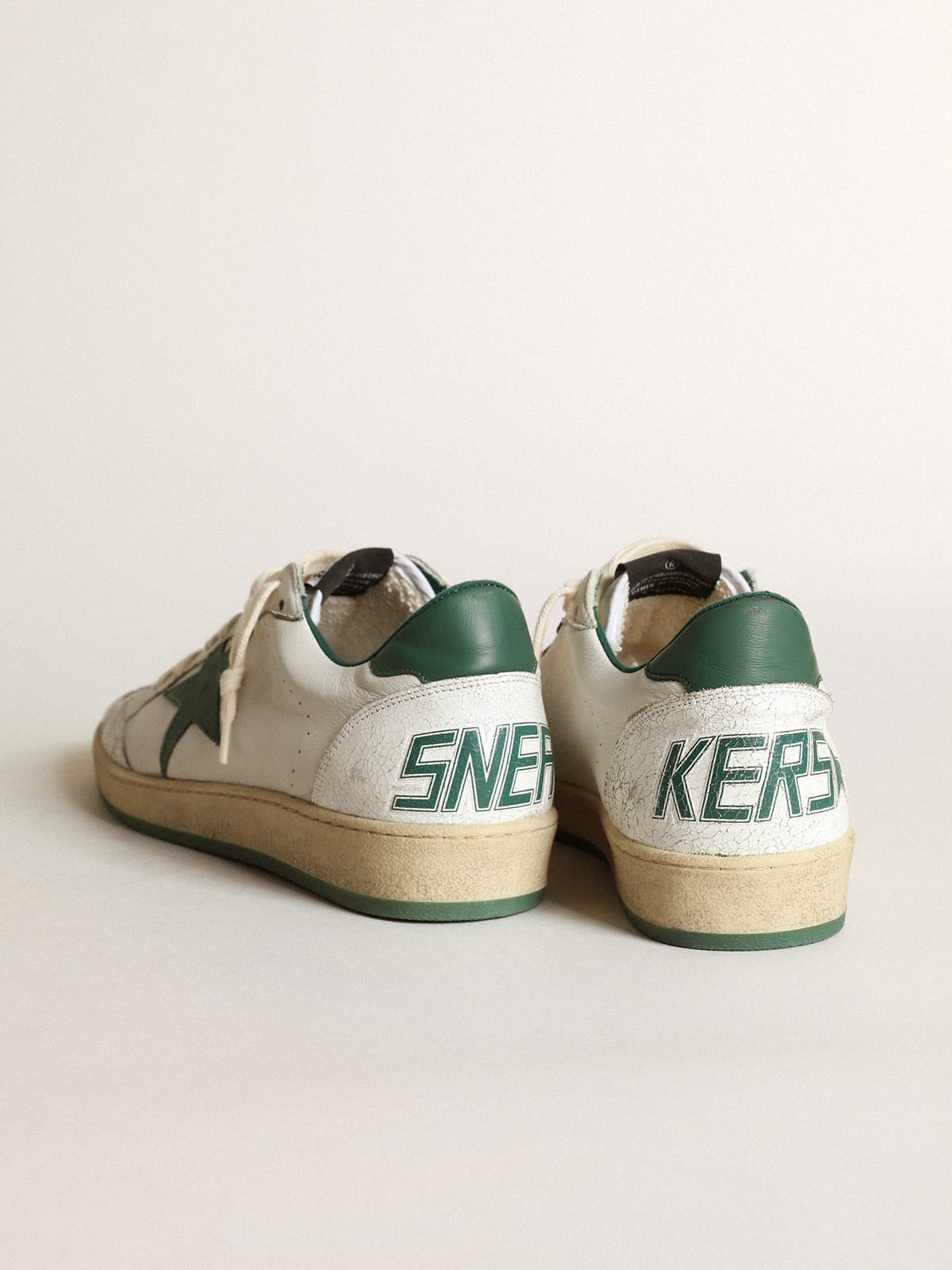 Sneaker Ball Star in nappa bianca con stella e talloncino in pelle verde